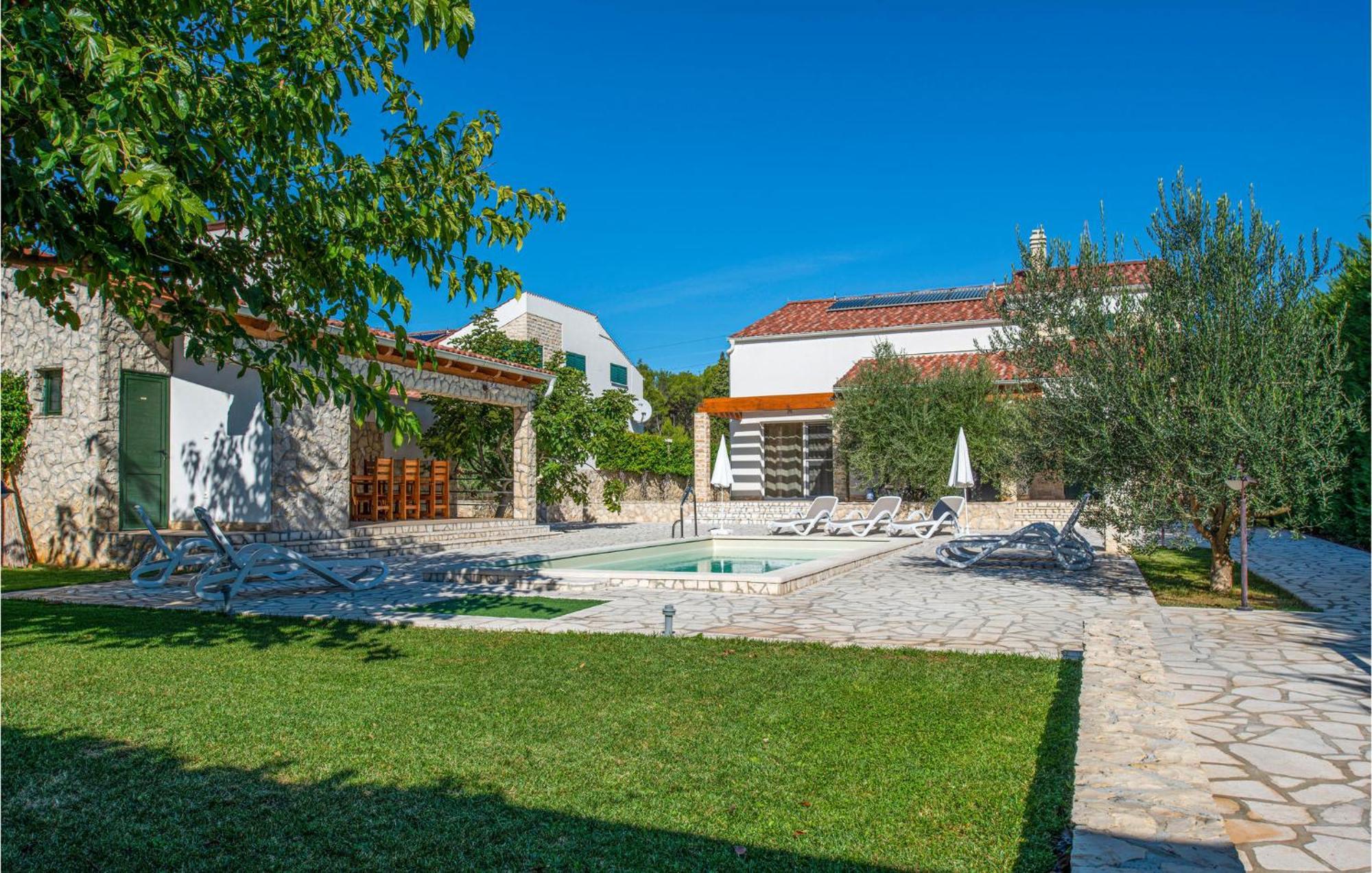 Lovely Home In Sibenik With Wifi Esterno foto