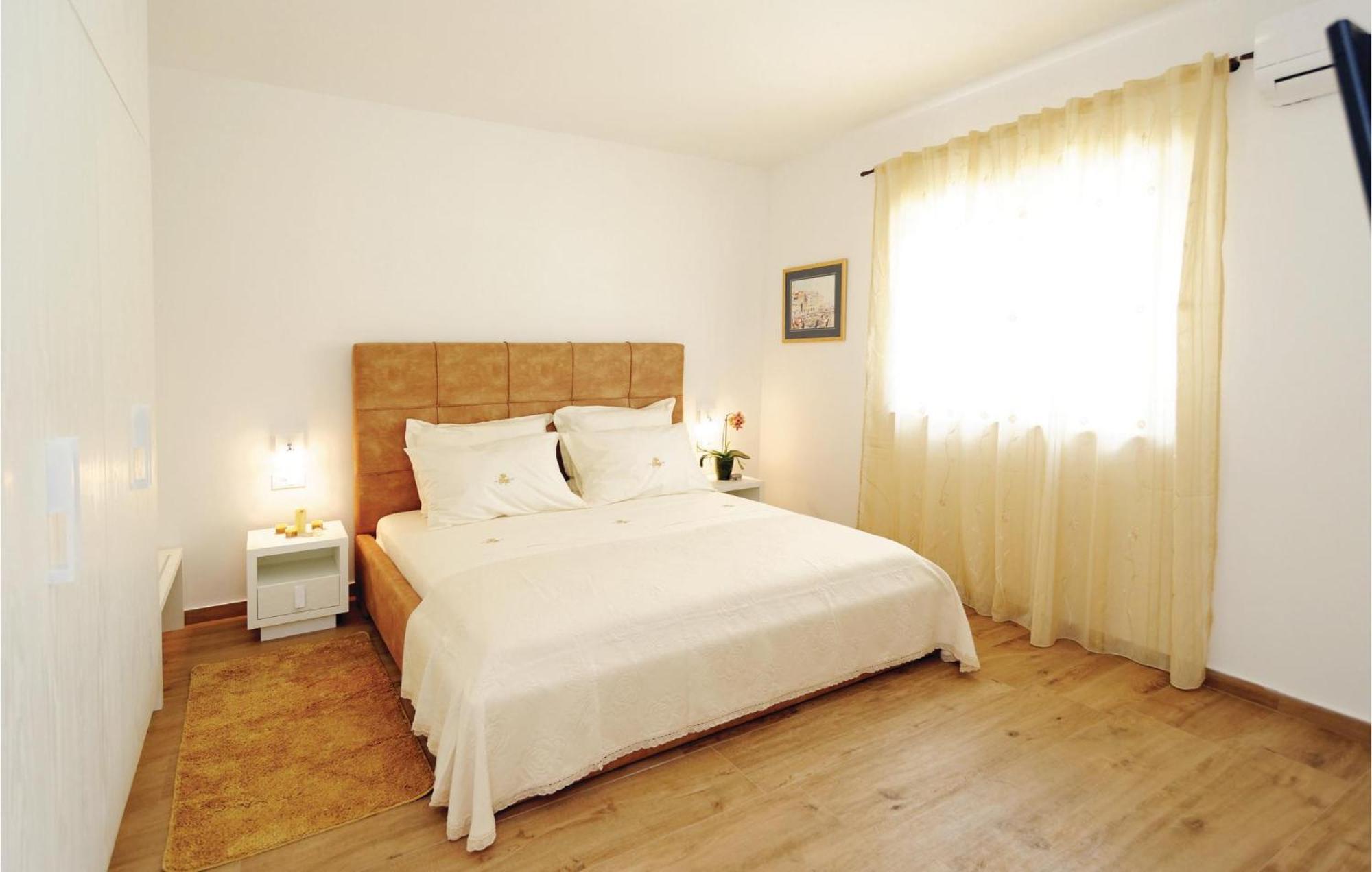 Lovely Home In Sibenik With Wifi Esterno foto